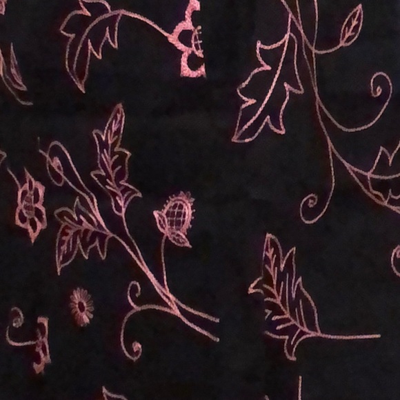 Embroidered skirt - Picture 3 of 3